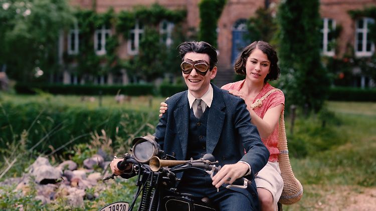 Verbrachten eine so gute wie dramatische Zeit zusammen: Franz Kafka (Sabin Tambrea) und Dora Diamant (Henriette Confurius).