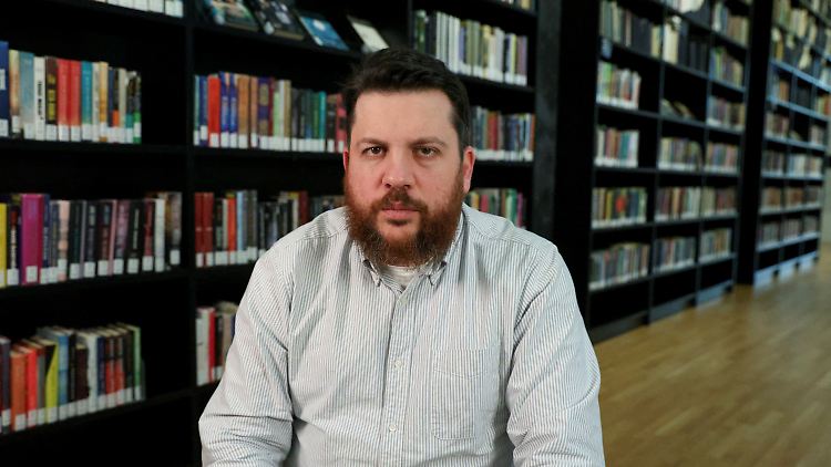 Er und seine Mitstreiter müssten auch im Exil um ihr Leben fürchten, sagte Kreml-Kritiker Wolkow wenige Stunden vor dem Angriff in einem Interview. 