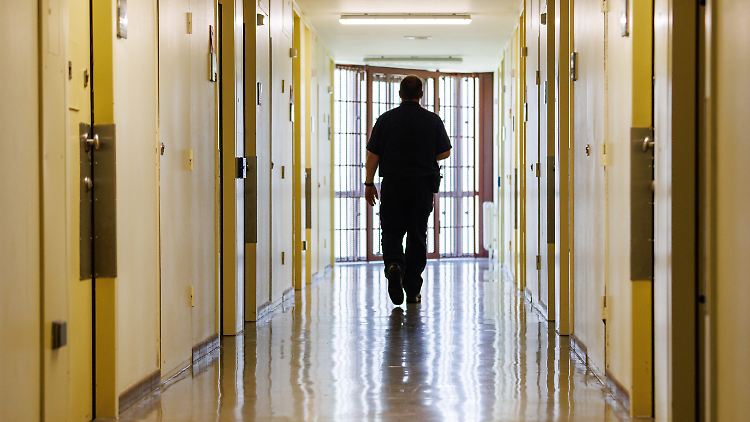 "Zu wenig Personal führt zu Sicherheitsrisiken", warnt der BSBD-Vorsitzende Müller.
