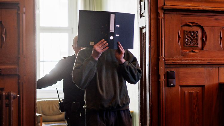 Die Staatsanwaltschaft geht bei dem Angeklagten vom Mordmerkmal der Habgier aus.