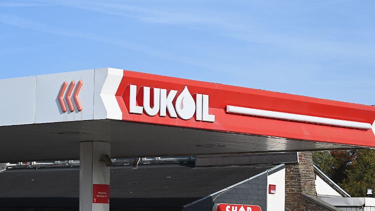 Bereits vier Top-Manager des russischen Öl-Konzerns Lukoil sind innerhalb von zwei Jahren gestorben. 