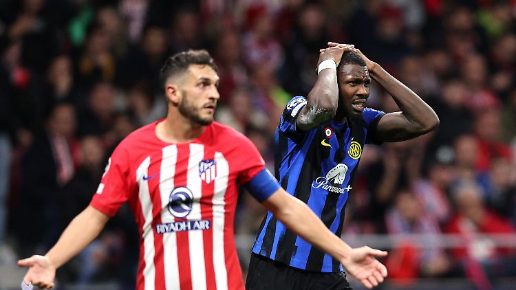 Marcus Thuram (r.) leistete sich eine fiese Tätlichkeit.