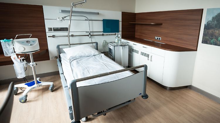 In einigen Kliniken könnten Stationen geschlossen werden, andere Krankenhäuser könnten vollständig schließen. 