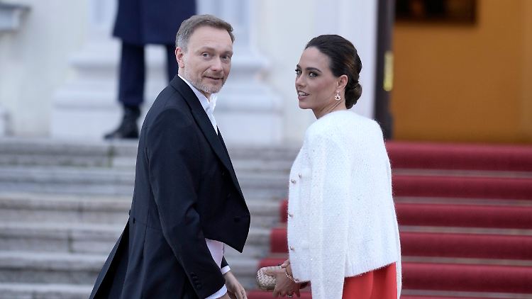Haben etwas Märchenhaftes à la Hollywood: Minister Christian Lindner und seine schöne Frau Franca Lehfeldt.