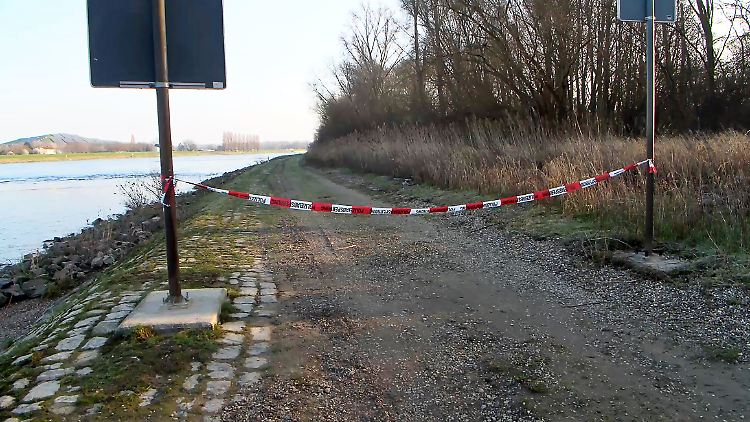 Nahe dem Rheindamm wurde die Leiche der 27-Jährigen gefunden.