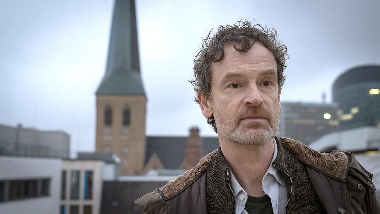 Mit Leib und Seele Polizist: Hauptkommissar Peter Faber (Jörg Hartmann) in einer Szene aus dem "Tatort".