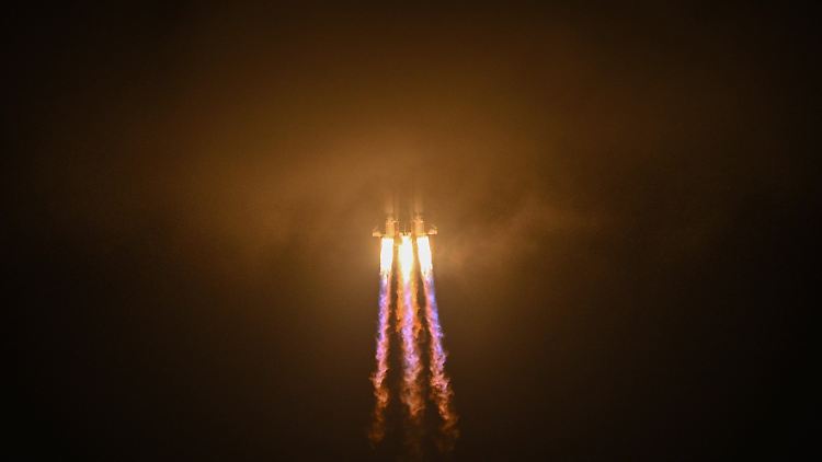 Ende Februar 2024 startet eine Trägerrakete des Typs Langer Marsch-5 Y7 mit einem Experimentalsatelliten für Kommunikationstechnologie an Bord erfolgreich. 