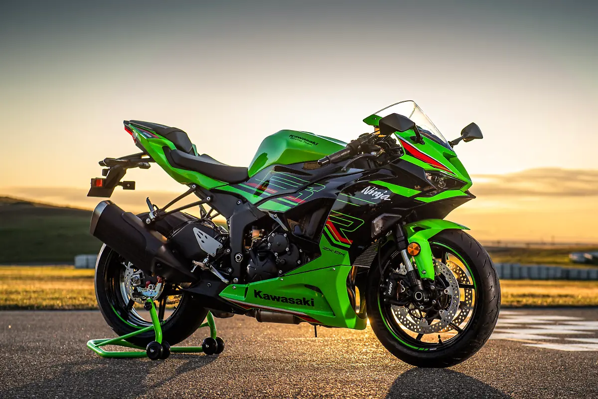 Kawasaju-Ninja-ZX-6R-GN1-ACT-15