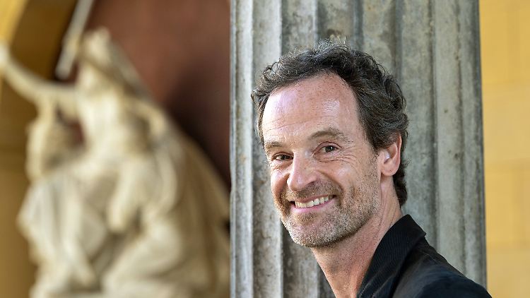 Jörg Hartmann lässt tief blicken in seinem Buch und Hörbuch "Der Lärm des Lebens", ohne komplett die Hosen runterzulassen.