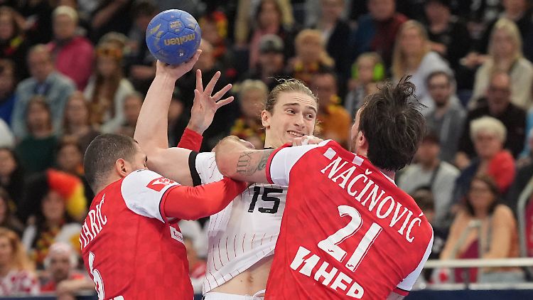 Juri Knorr und die deutschen Handballer kassierten eine schmerzhafte Niederlage gegen Kroatien.