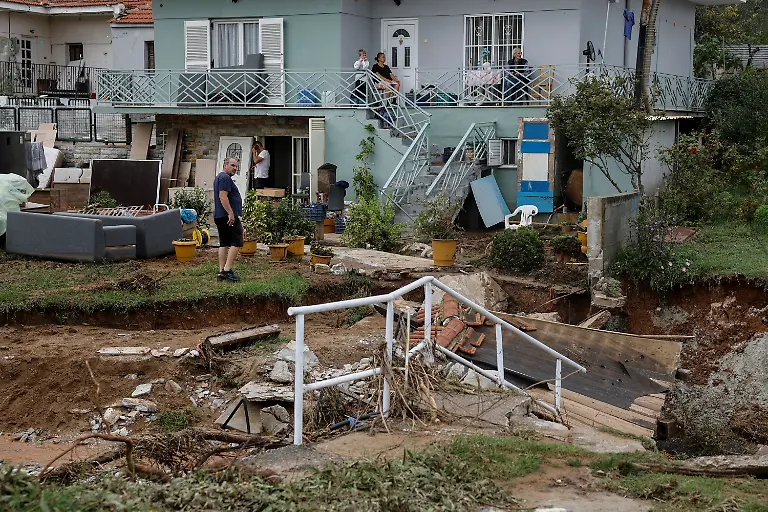 Tsiamitas-Haus-Ende-September1