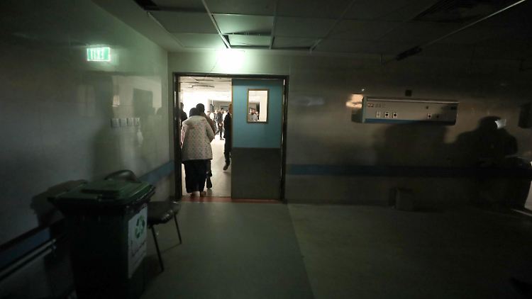 Das Schifa-Krankenhaus ist das größte Krankenhaus im Gazastreifen. Die israelische Armee war im November erstmals auf das Gelände des Krankenhauses vorgedrungen.