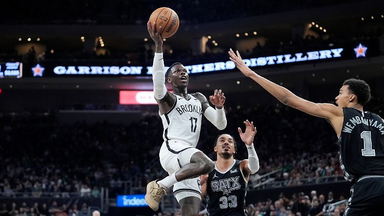 Dennis Schröder und der lange Arm des Victor Wembanyama.