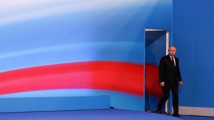 Keine Überraschung: Putin bleibt im Amt.