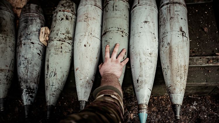 Überlebenswichtig für die Ukrainer an der Front: Artilleriemunition.