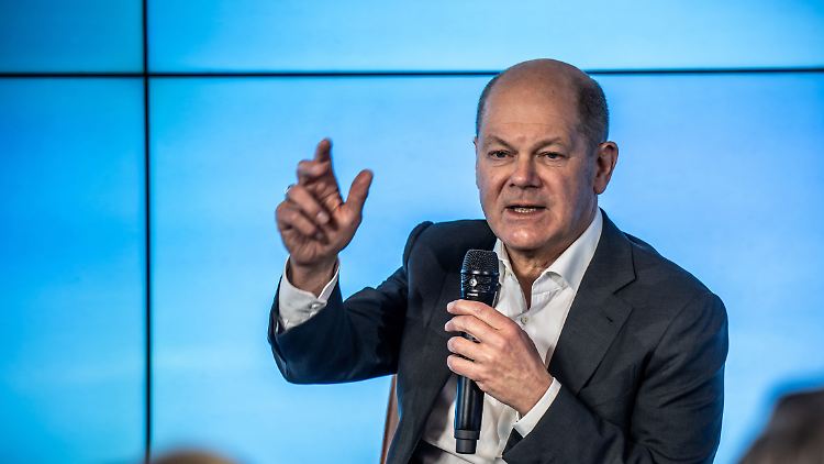 "Nirgendwo wird eine Debatte geführt wie bei uns", klagt Scholz.