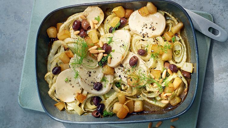 Der fruchtig-würzige Ofen-Fenchel mit Mozzarella benötigt nur 25 Minuten Zubereitungszeit. Dann kommt er für 30 Minuten in den Ofen.