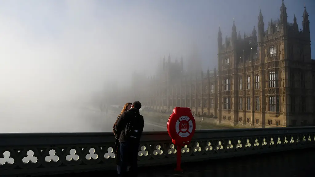 2023-02-07T120227Z-624028282-RC296Z9EX5WS-RTRMADP-3-BRITAIN-WEATHER