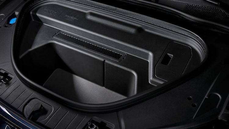 Wem mehr als 1500 Liter Kofferraumvolumen nicht reichen, der kann den 64-Liter-Frunk noch zusätzlich benutzen.