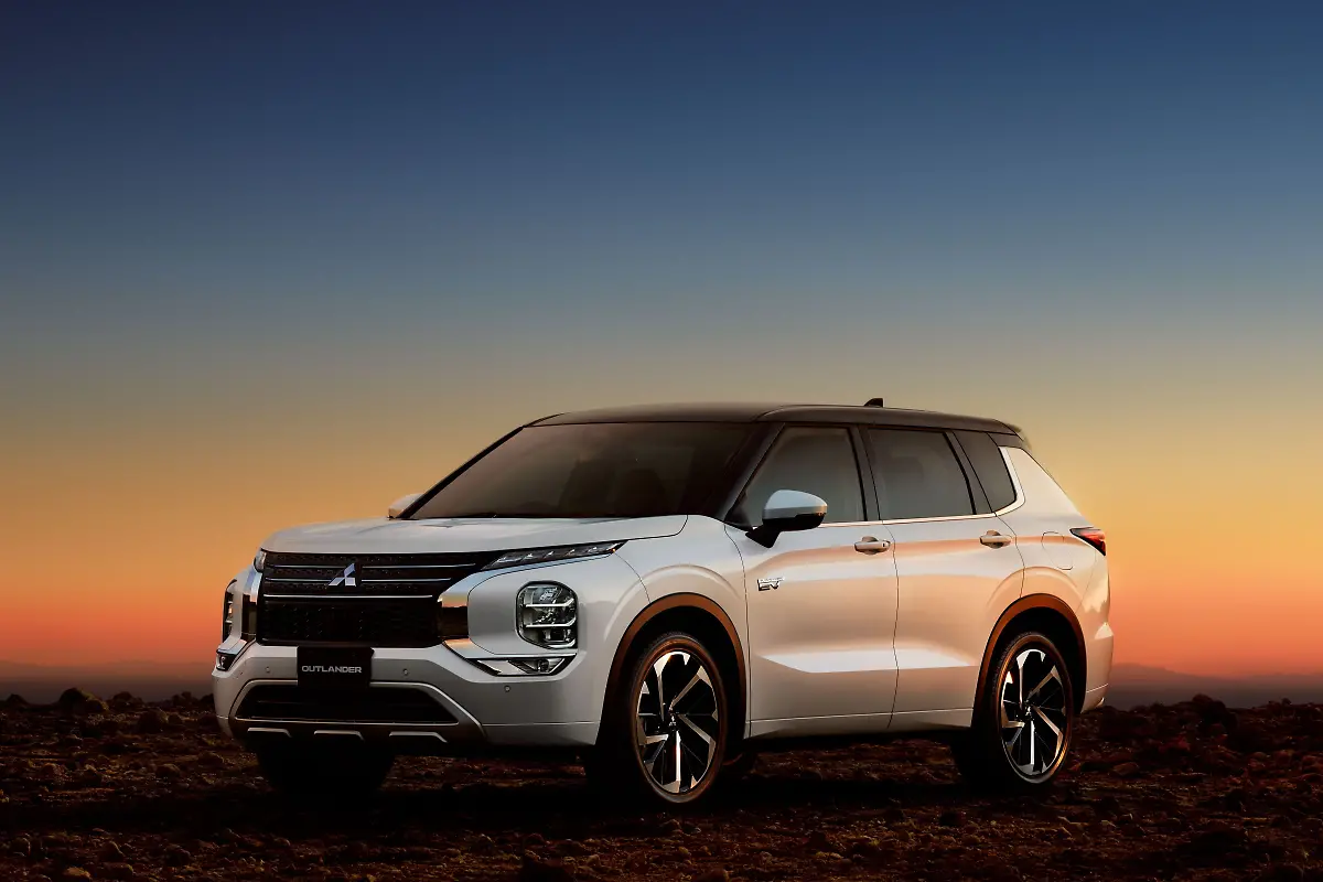 New-Outlander-PHEV-1