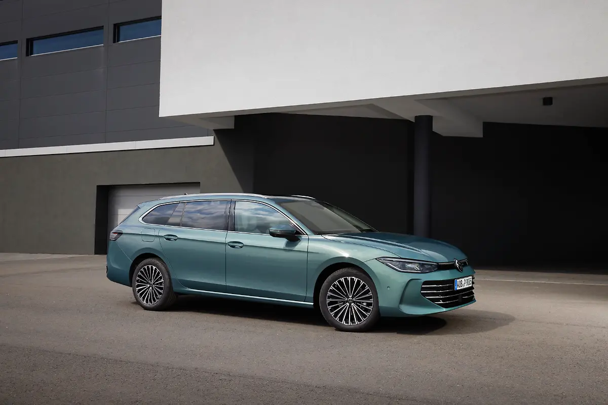 DB2023AU00881-medium