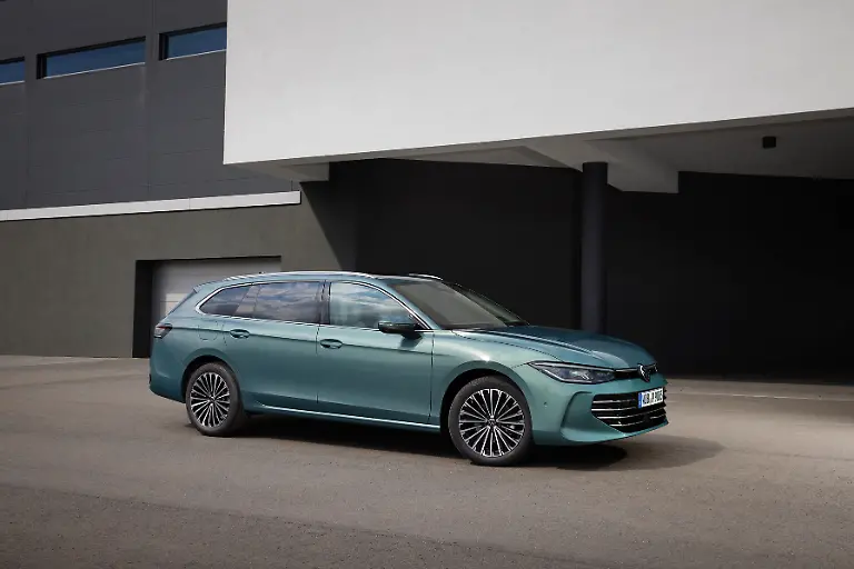 DB2023AU00881-medium