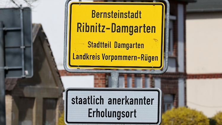 Rund um ein Gymnasium in Ribnitz-Damgarten schlagen die Emotionen derzeit hoch.