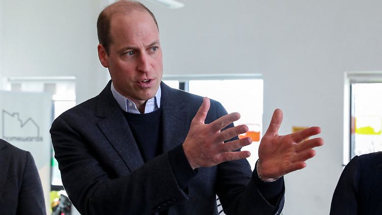 Nach seinem Shopping-Ausflug mit Frau Kate wieder bei der Arbeit: Prinz William.