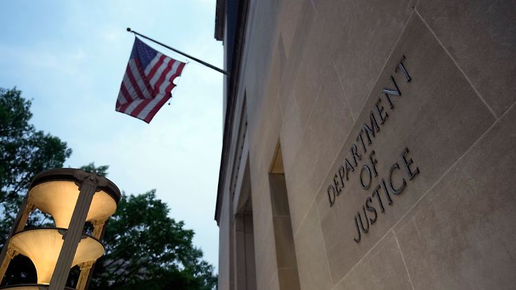Das Justizministerium in Washington teilt mit, dass bereits ein Urteil gegen zwei der Männer beschlossen wurde.
