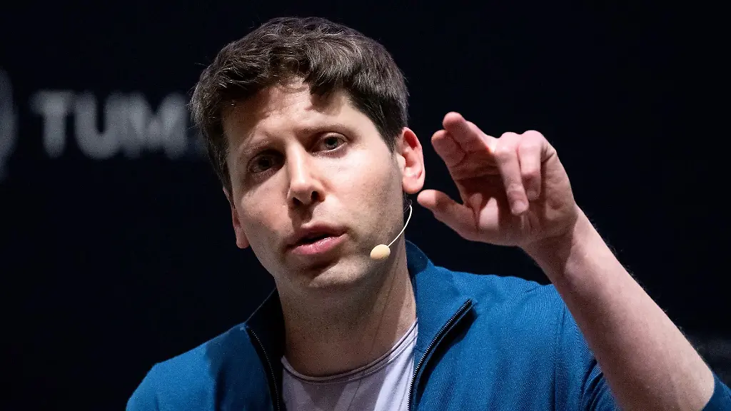Erst-weg-nun-wieder-zurueck-Sam-Altman