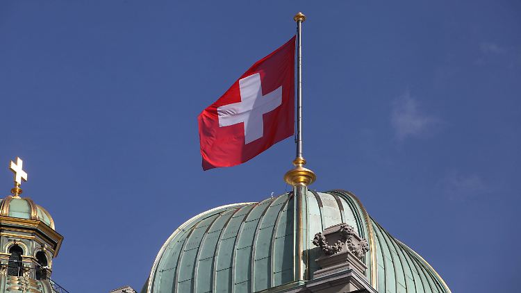 Eine Initiative will erreichen, dass die Schweiz keinem Militär- oder Verteidigungsbündnis beitritt.