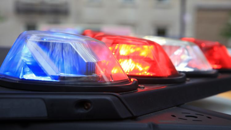 Womit das Trio den Bankangestellten drohte, sagte das FBI nicht.