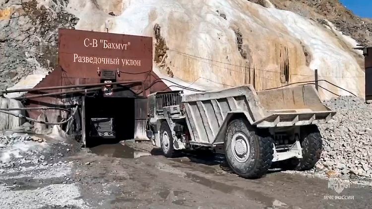Der Eingang der eingestürzten Goldmine im Bezirk Zeysk in der Region Amur im Osten Russlands.