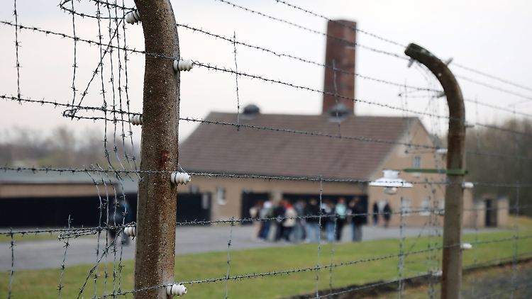 Aus ethischen Gründen zeigt die KZ-Gedenkstätte Buchenwald den Kleinen Lampenschirm nicht mehr öffentlich. 