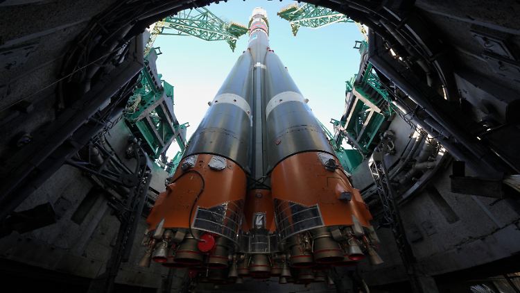 Trotz geopolitischer Spannungen soll die Sojus 2.1 Rakete eine US-Amerikanerin, eine Belarussin und einen Russen auf die ISS bringen.