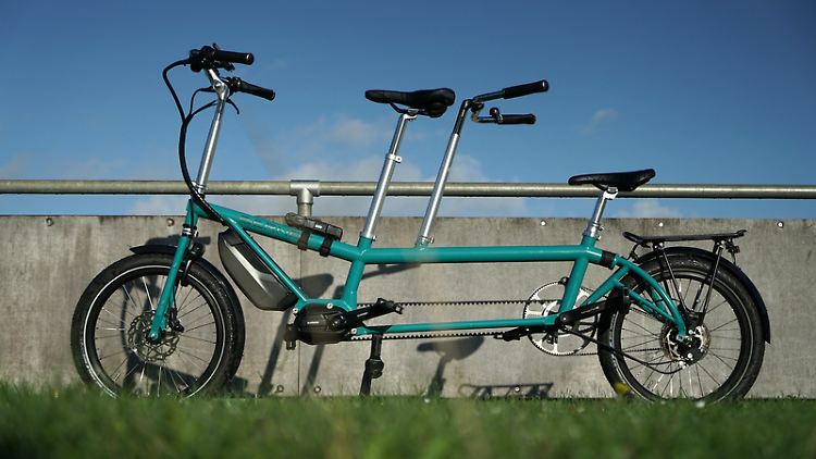 Radstand 184 Zentimeter, Gesamtlänge 237 Zentimeter: Auch als vergleichsweise kompaktes Modell ist der Bernds-Zweier ein Tandem mit entsprechenden Abmessungen. Er hat 20-Zoll-Räder, was ihm trotz der Länge eine gewisse Wendigkeit gibt.