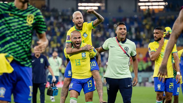 Dani Alves trug einst Superstar Neymar auf den Schultern.