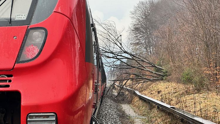 Die Strecke zwischen Starnberg und Tutzing war für vier Stunden komplett gesperrt.