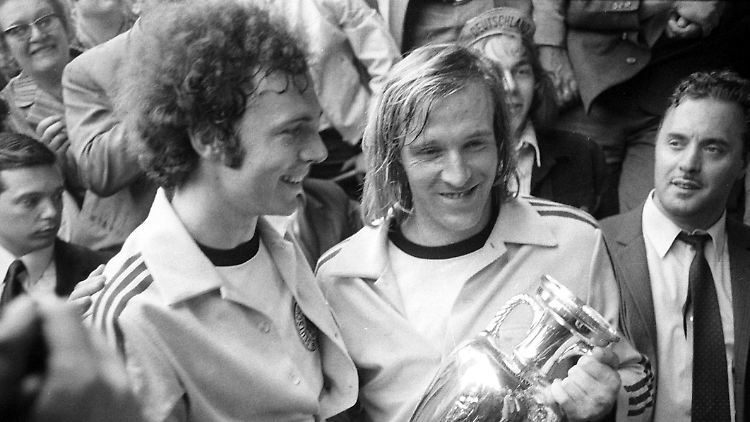 Im Jahr 1972 feiern Beckenbauer und Netzer den ersten Europameistertitel für Deutschland.