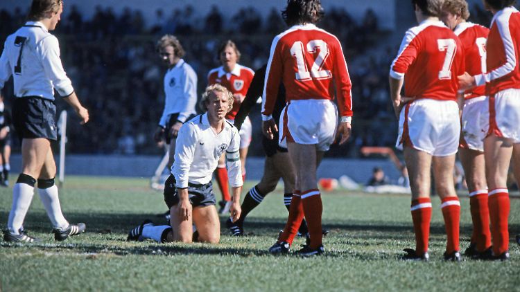 DFB-Kapitän Berti Vogts bei der Weltmeisterschaft 1978 im Erima-Trikot.