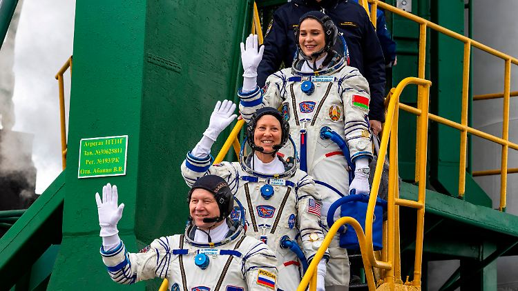 Oleg Nowizki, Tracy Dyson und Marina Wassilewskaja sind auf dem Weg zur ISS.