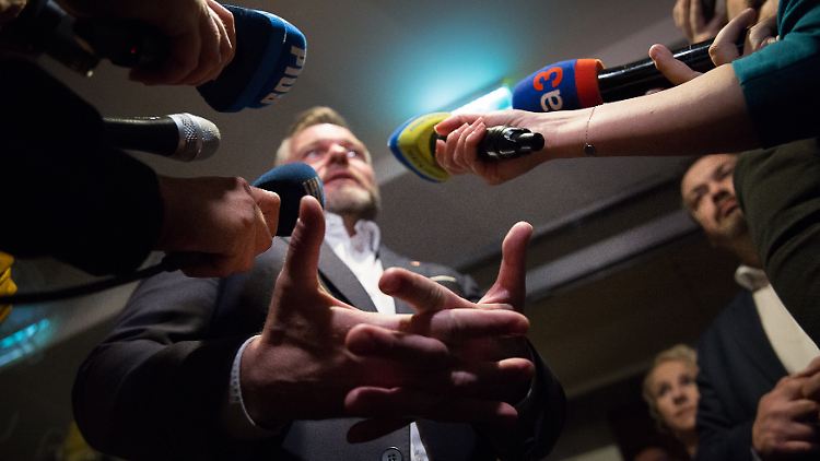Muss in die Stichwahl: Präsidentschaftsbewerber Pellegrini sieht Waffenlieferungen an die Ukraine mit Skepsis. 
