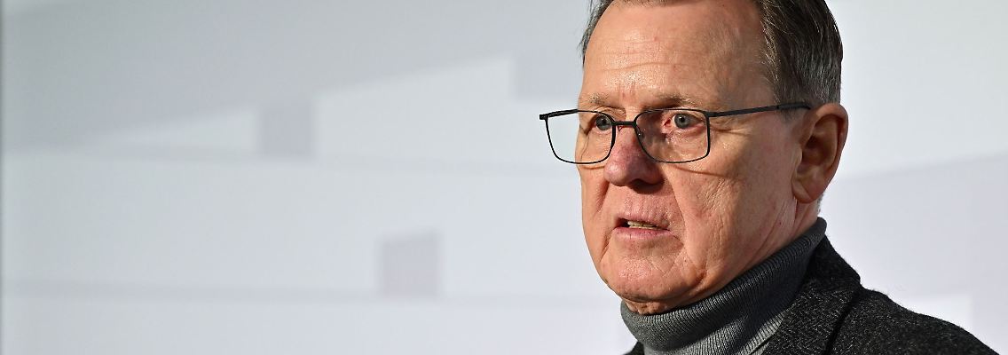 Thüringens Ministerpräsident Bodo Ramelow (Die Linke) setzt darauf, dass die bundesweite Regelung zu Bezahlkarten für Asylbewerber nun bald umgesetzt wird.