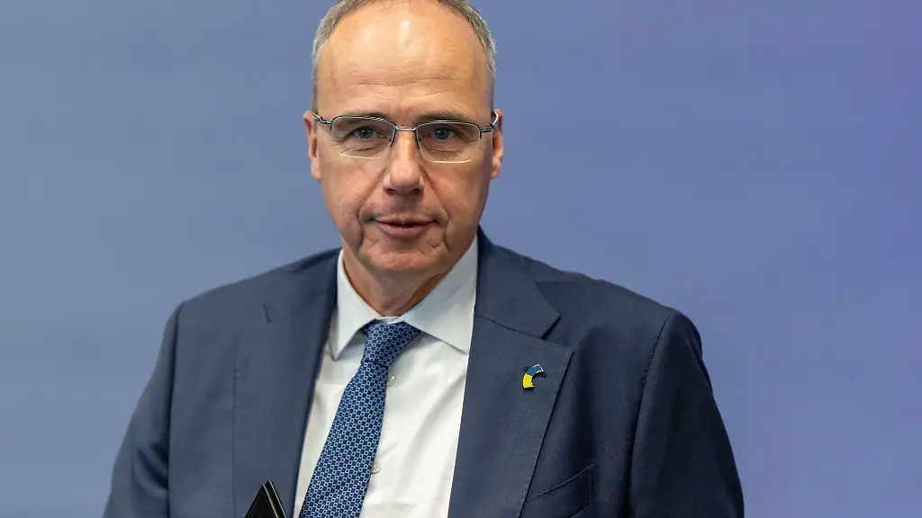 Hessens-Innenminister-Peter-Beuth-kommt-zum-Festakt-zum-Start-des-neuen-Polizeipraesidium-Einsatz