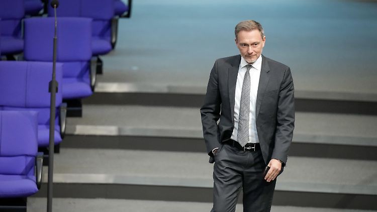 Zuletzt hatte das Finanzministerium von einem Handlungsbedarf im unteren zweistelligen Milliardenbereich für den Etat 2025 gesprochen.