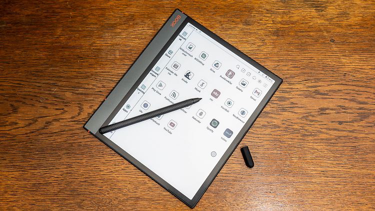Im Gegensatz zu den meisten anderen E-Book-Readern bietet das Boox Note Air3 C einen App-Store und ein Farb-Display.