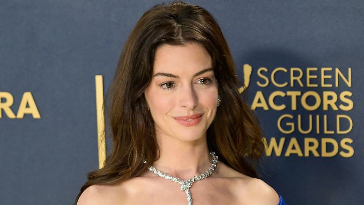 Man fragt sich, ob man etwas falsch macht: Anne Hathaway erzählt von ihrem harten Weg zur Schwangerschaft.