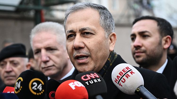 Innenminister Ali Yerlikaya postete ein Video auf X, das die Einsätze dokumentiert.