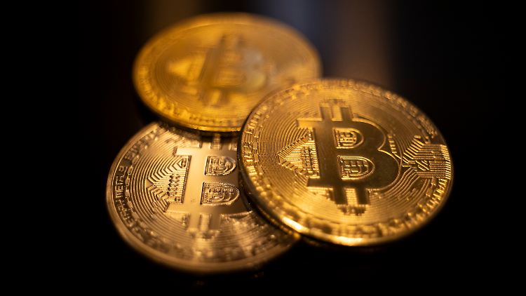 Schätzungsweise erst 2140 werden alle 21 Bitcoin im Umlauf sein. 