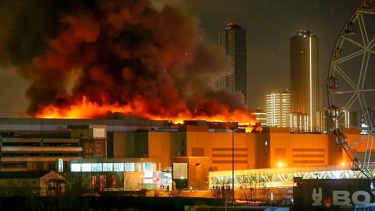 Die Konzerthalle ging bei dem blutigen Anschlag im März in Flammen auf.